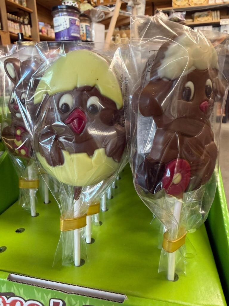 Velikonoční čokoládová vajíčka a sladké dárky pro koledníky